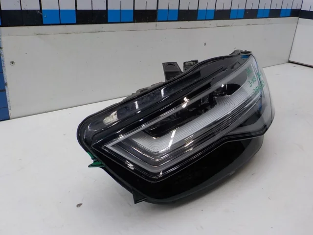 Фара левая для Audi A6 C7 Avant 2010-2018 на фотографиях