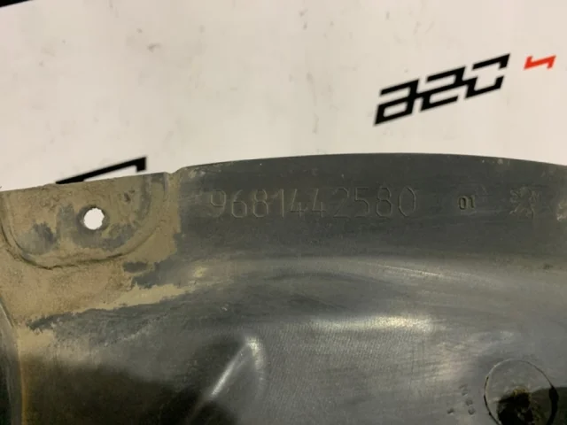 Крылья для Peugeot 308 SW T7 2007-2014 на фотографиях