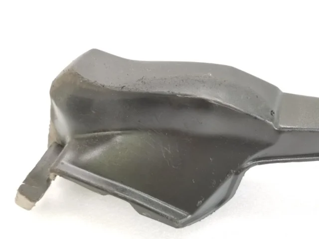 Молдинг крыла задний правый для Toyota RAV4 XA40 rest 2015-2019 на фотографиях