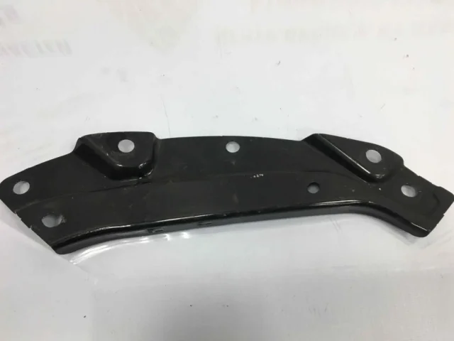 Кронштейн правой фары верхний для Volkswagen Polo V (6C) Седан 2015-2020 на фотографиях