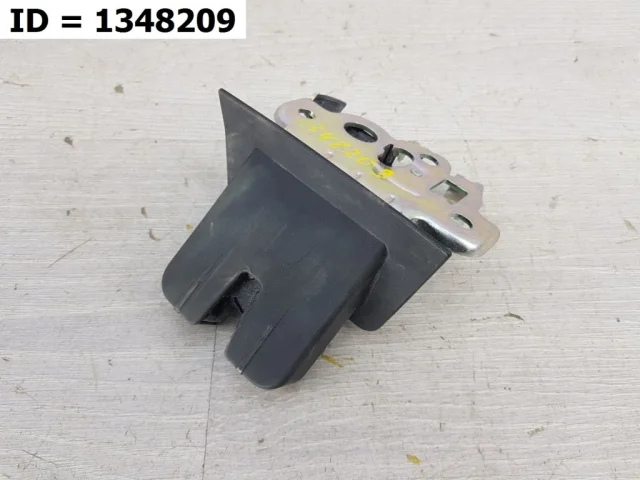 Замок багажника для Skoda Octavia A7 Tour на фотографиях