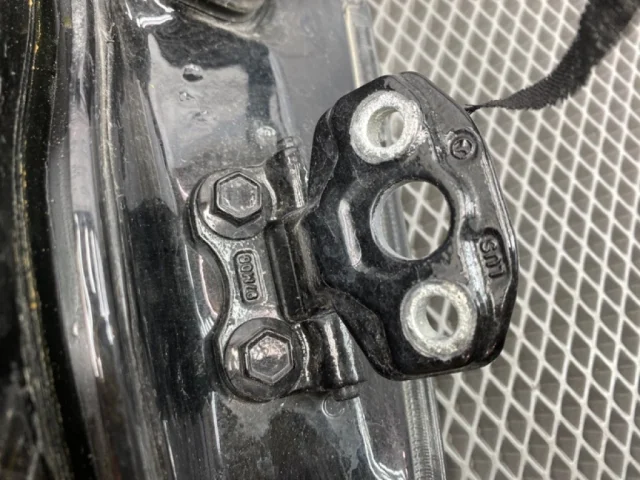 Дверь передняя левая для Mercedes-Benz C class W202 1993-2001 на фотографиях