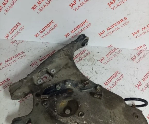 Качающийся рычаг левый для Audi A4 B7 2004-2008 на фотографиях