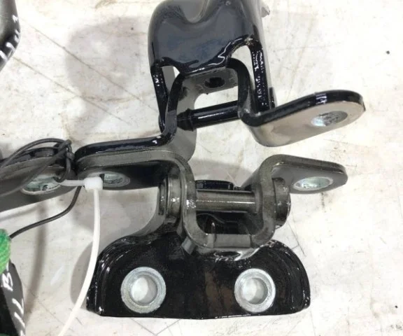 Петля двери задняя левая нижняя для Kia Cerato YD 2016-2020 rest. на фотографиях