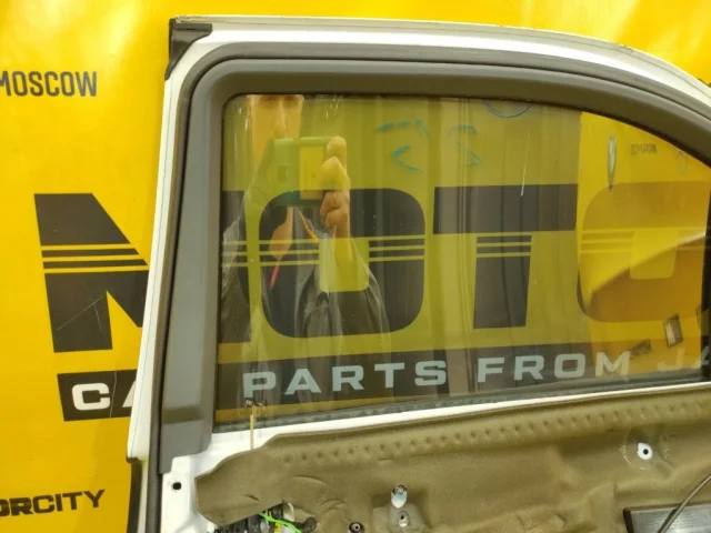 Дверь передняя правая для Mercedes-Benz S class W220 1998-2005 на фотографиях