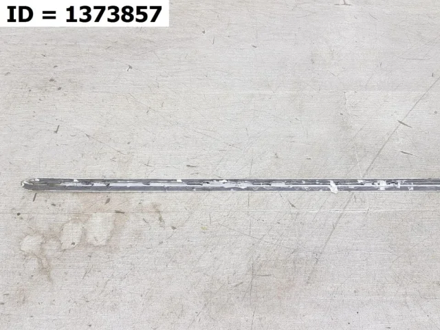 Накладка на дверь передняя левая для Volkswagen Passat (B6, Typ 3C) 2005-2010 на фотографиях