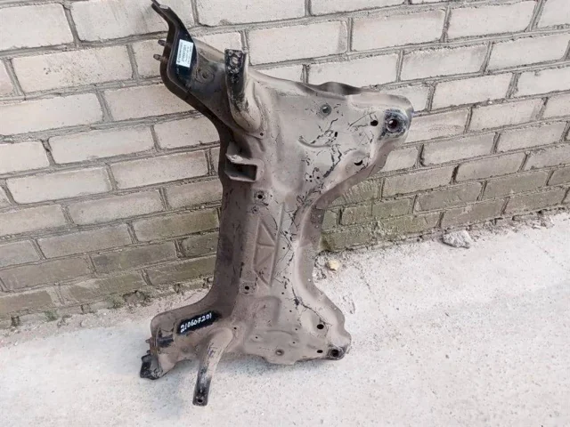 Подрамник двигателя для Citroen C4 Хэтчбек 2004-2011 на фотографиях