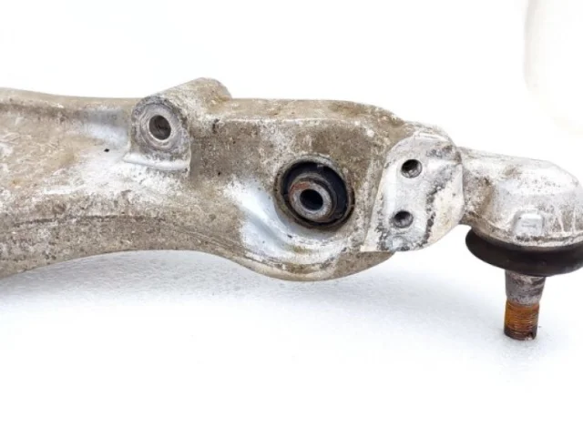 Рычаг передний правый нижний для Infiniti FX S50 2003-2008 на фотографиях