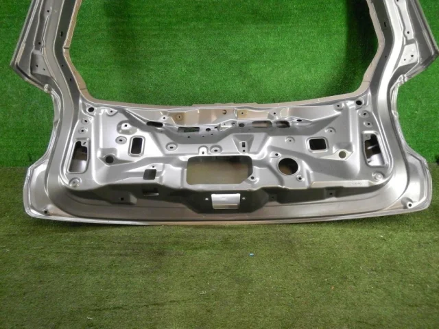 Крышка багажника для Subaru Forester SJ rest 2016-2019 на фотографиях