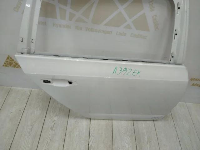 Дверь задняя правая для Skoda Octavia A7 Tour на фотографиях