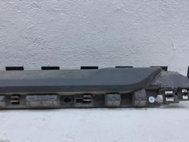 Накладка порога левая для Renault Duster HM 2020+ на фотографиях