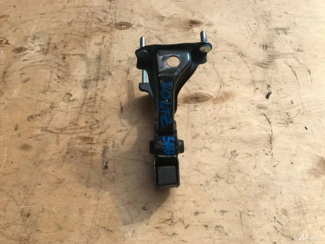 Подушка двигателя задняя левая нижняя для Toyota Avensis Седан T250 2003-2008 на фотографиях