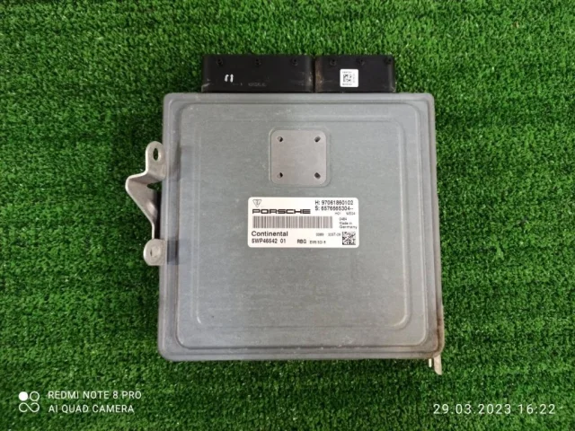 Блок управления двигателем для Porsche Panamera 970 2009-2013 на фотографиях
