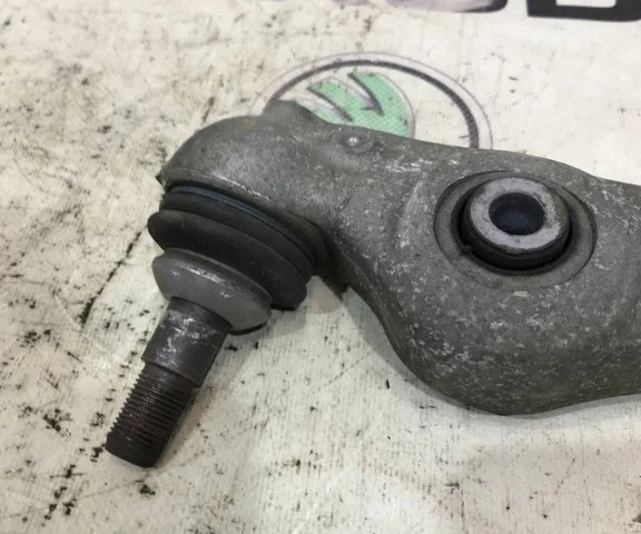 Рычаг передний правый верхний для BMW 5er Ф10 2010-2013 на фотографиях