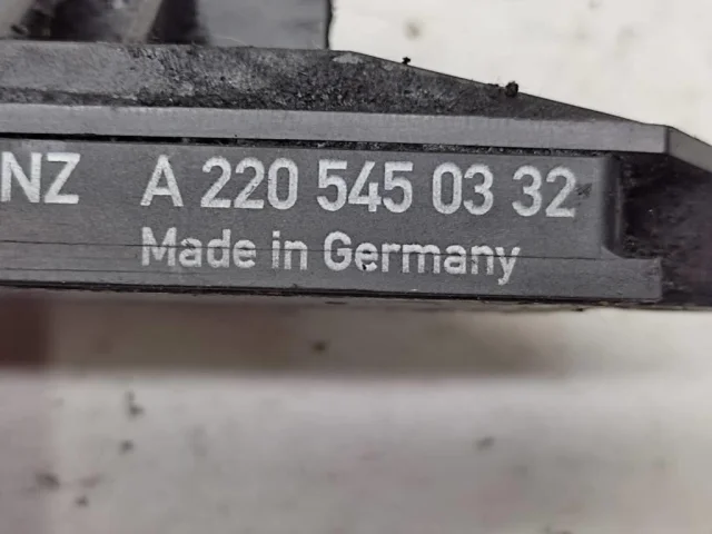 Реле свечей накала для Mercedes-Benz M class W163 1998-2005 на фотографиях