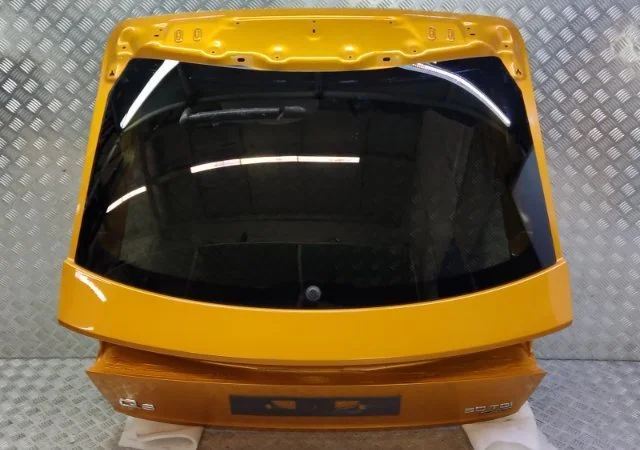 Крышка багажника для Audi Q8 4M 2018-2023 на фотографиях