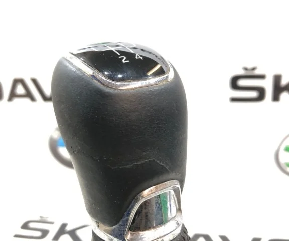 Ручка МКПП для Skoda Octavia A7 на фотографиях