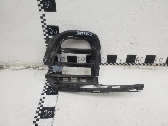 Решетка переднего бампера левая нижняя для Porsche Macan 95B 2014-2023 на фотографиях