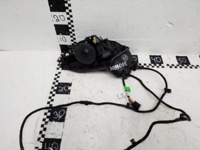 Стекла и зеркала для Audi A7 C8 2018+ на фотографиях