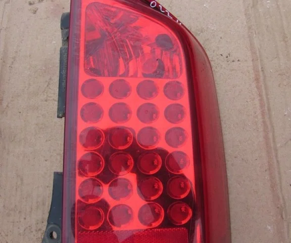 Фонарь левый для Infiniti QX 56 (JA60) 2004-2007 на фотографиях