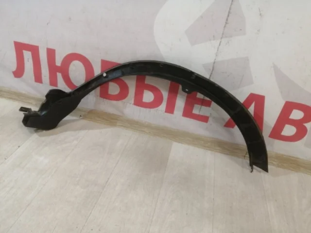 Молдинг крыла задний правый для Toyota RAV4 XA40 rest 2015-2019 на фотографиях