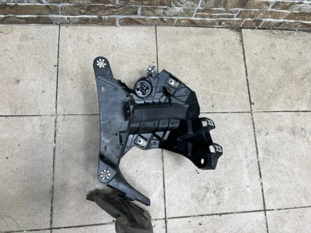 Кронштейн крыла задний левый для BMW X5 F15 (Ф15) 2013-2018 на фотографиях