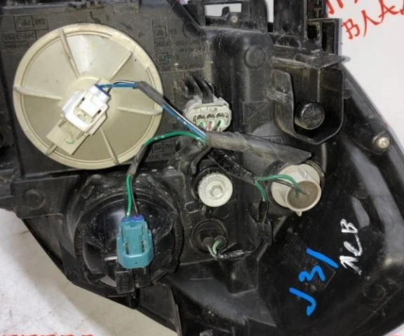 Фара левая для Nissan Teana J31 2003-2007 на фотографиях