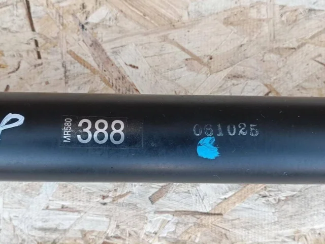 Карданный вал передний для Mitsubishi Pajero V90 5dr rest II 2014-2020 на фотографиях