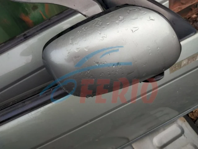 Стекла и зеркала для Toyota Avensis Седан T220 1997-2003 на фотографиях