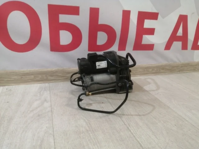 Компрессор пневмоподвески задний для Mercedes-Benz S class W222 2013-2017 на фотографиях