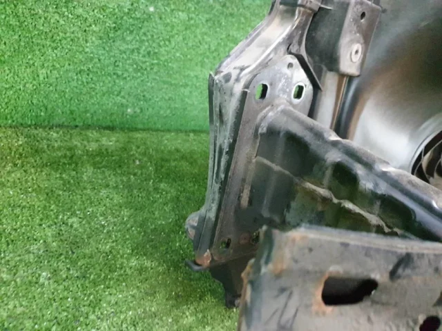 Панель радиатора (телевизор) для BMW 1er Е81 2007-2012 на фотографиях