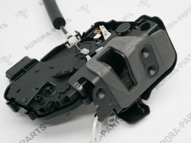 Уплотнитель передней правой двери для Land Rover Discovery L319 2009-2013 на фотографиях