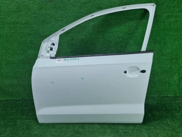 Накладка на дверь передняя левая для Volkswagen Polo V (6C) Седан 2015-2020 на фотографиях