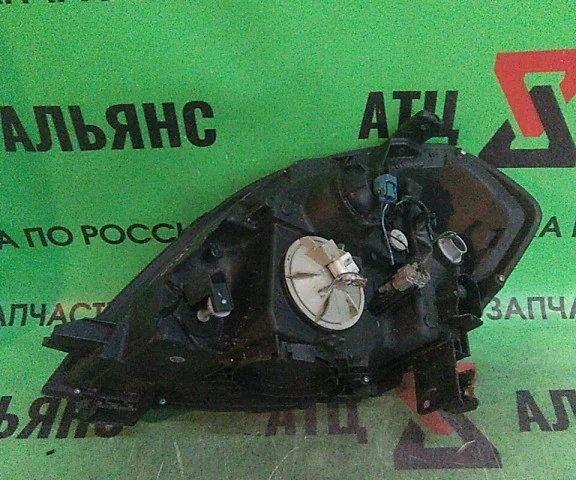 Фонарь внешний правый для Nissan Teana J31 2003-2007 на фотографиях