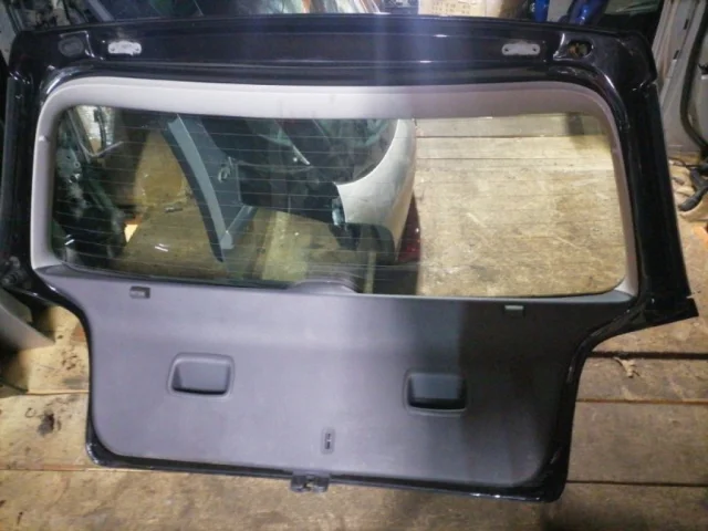 Крышка багажника для Volkswagen Polo IV (9N3) 2005-2009 на фотографиях