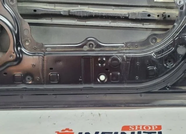 Двери для Infiniti QX 70 2013-2019 на фотографиях