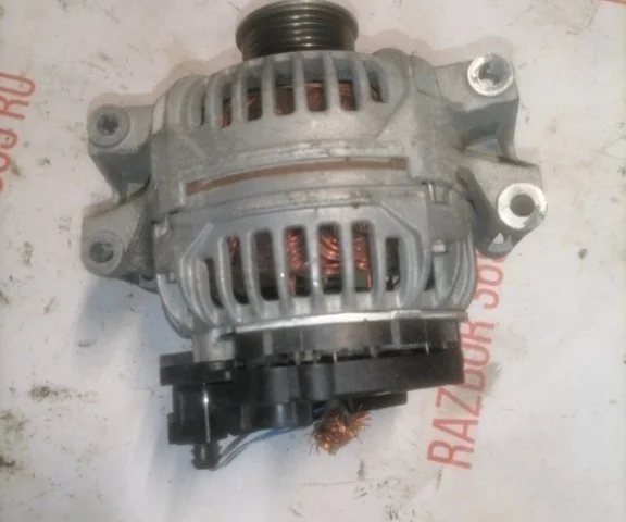 Генератор для Audi A4 B6 Avant 2000-2004 на фотографиях