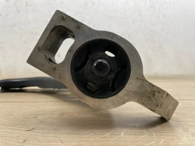 Рычаг передний левый нижний для Volkswagen Tiguan I NF 2006-2017 на фотографиях