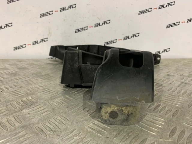 Кронштейн заднего бампера правый для Peugeot 308 SW T7 2007-2014 на фотографиях