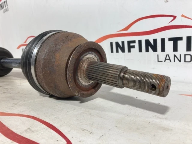 Кулак поворотный левый для Infiniti QX 80 2013-2022 на фотографиях