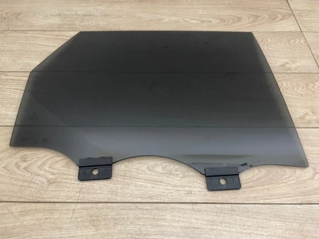 Стекло двери заднее правое для Volkswagen Touareg III (CR) 2018+ на фотографиях