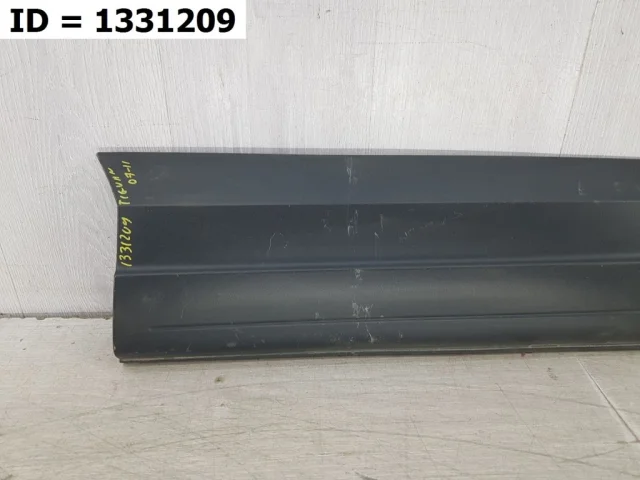 Накладка двери передней правой для Volkswagen Tiguan I NF 2006-2017 на фотографиях