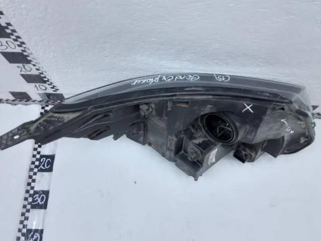 Усилитель переднего бампера для Ford Explorer U502 rest 2014-2019 на фотографиях