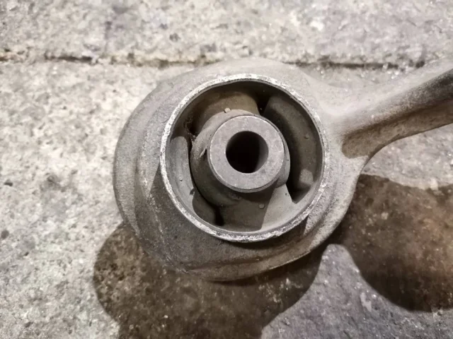 Рычаг передний левый верхний для Mercedes-Benz S class W221 2005-2013 на фотографиях