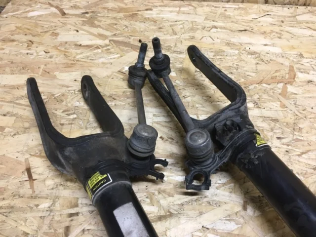 Амортизатор кабины горизонтальный передний правый для Mercedes-Benz M class W164 2005-2011 на фотографиях