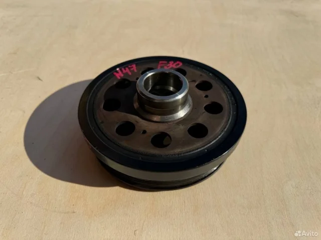 Шкив коленвала для BMW X3 F25 2010-2017 на фотографиях