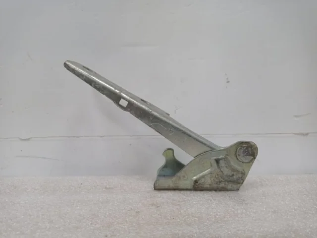 Петля капота левая для Hyundai Accent 2 Седан LC 1999-2012 на фотографиях