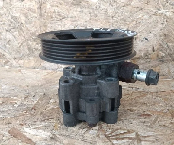 Насос ГУР для Toyota Land Cruiser 200 (JDM) 2007-2013 на фотографиях