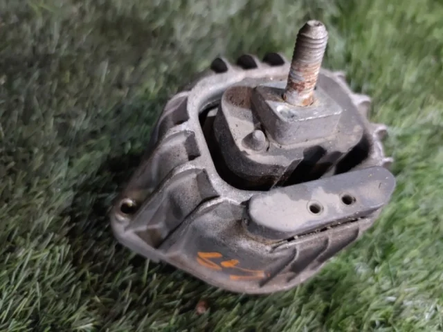 Подушка двигателя задняя левая нижняя для BMW 1er Е82 2007-2014 на фотографиях