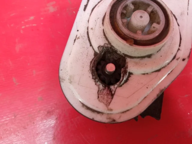 Моторчик корректора фары для BMW 5er G30 2016-2023 на фотографиях